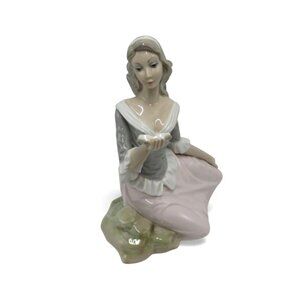 Tengra Figurine Woman Reading Book in Pale Pink Dress Spain Vintage
